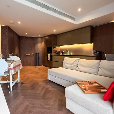 לונדון Luxury Apartment Steps From Battersea Power St And Close To Victoria & Chelsea מראה חיצוני תמונה